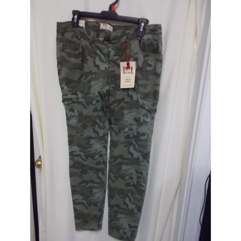 LEI Emma Cargo Chino Pants Womens Green Camo Slim Fit Utility Trousers NWT